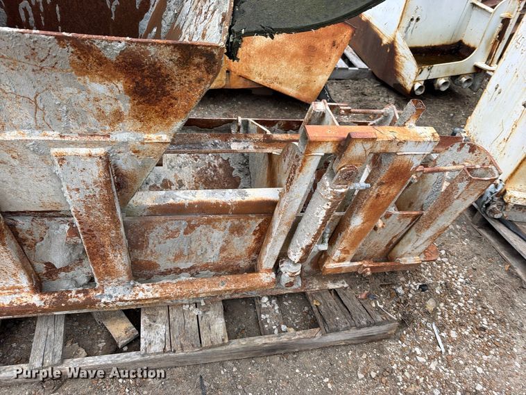 image for item EO8826 Miller Formless M1000 curb machine