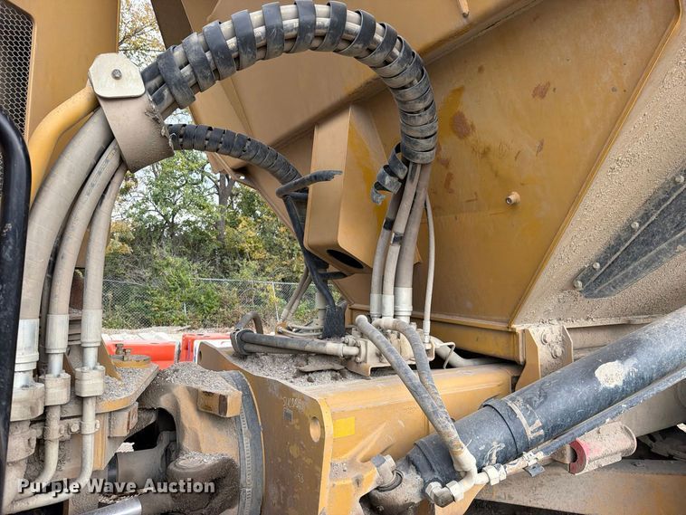 image for item EO8832 2014 Caterpillar 740B articulated haul truck