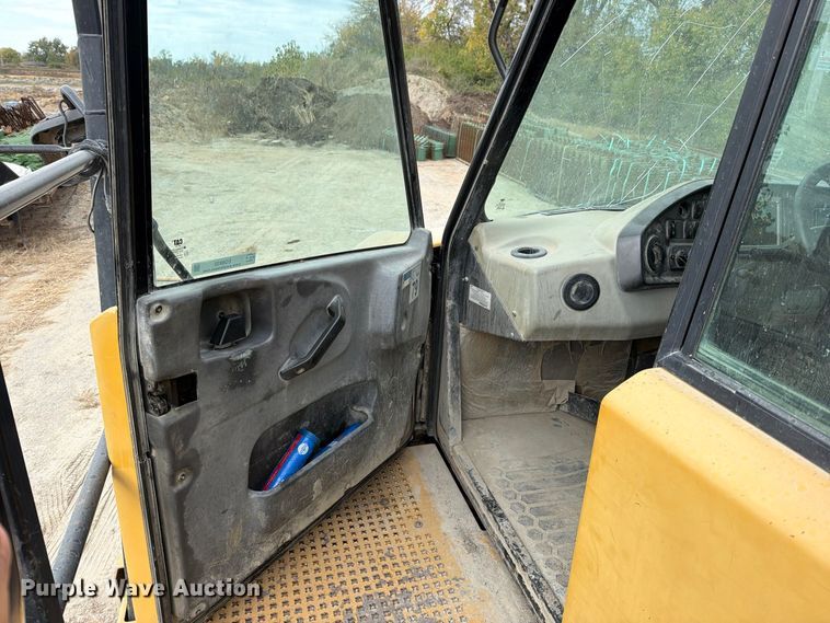 image for item EO8832 2014 Caterpillar 740B articulated haul truck