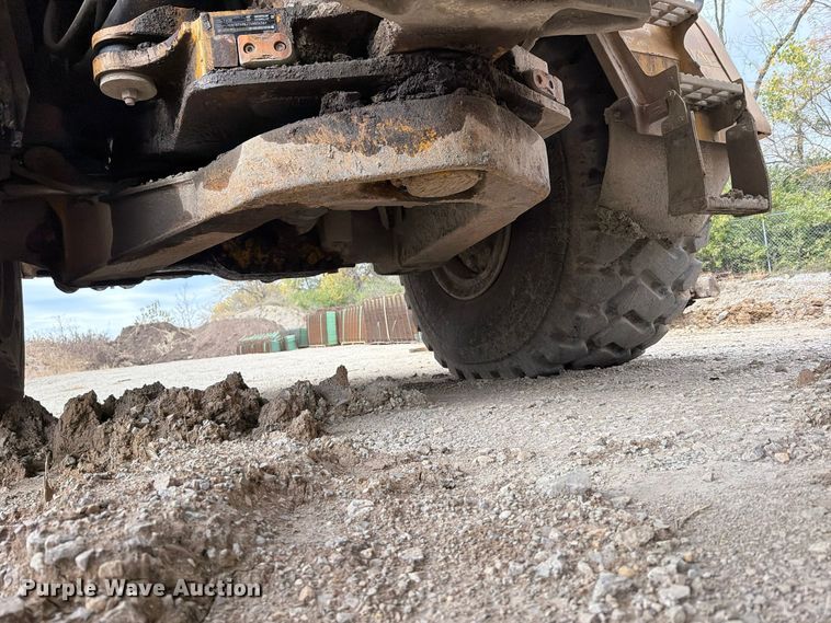 image for item EO8832 2014 Caterpillar 740B articulated haul truck