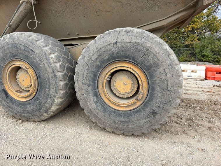 image for item EO8832 2014 Caterpillar 740B articulated haul truck