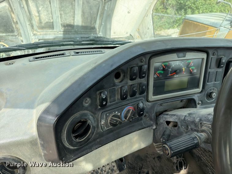 image for item EO8833 2014 Caterpillar 740B articulated haul truck