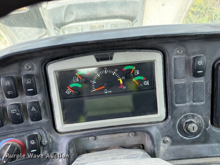 image for item EO8833 2014 Caterpillar 740B articulated haul truck