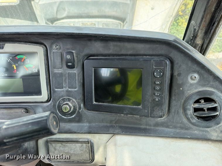 image for item EO8833 2014 Caterpillar 740B articulated haul truck