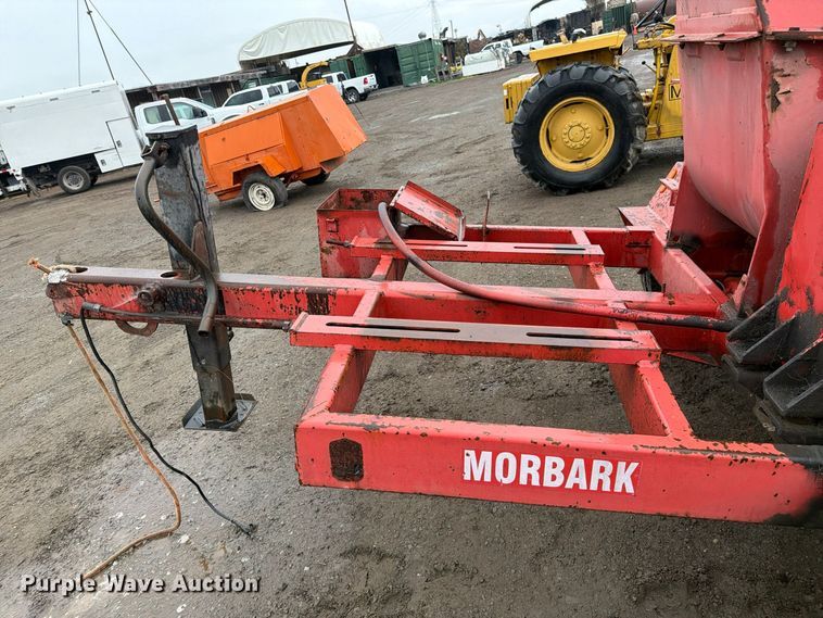 image for item EP3075 MORBARK 13 wood chipper