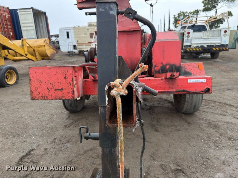 image for item EP3075 MORBARK 13 wood chipper