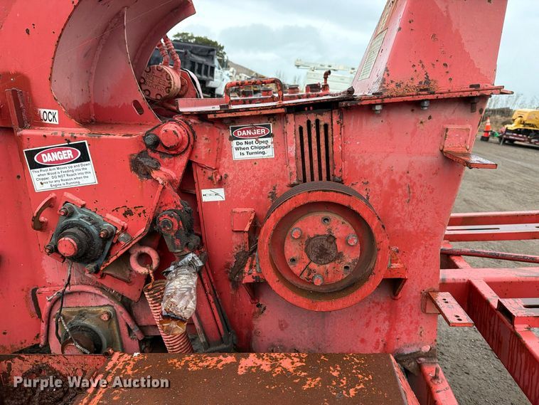 image for item EP3075 MORBARK 13 wood chipper