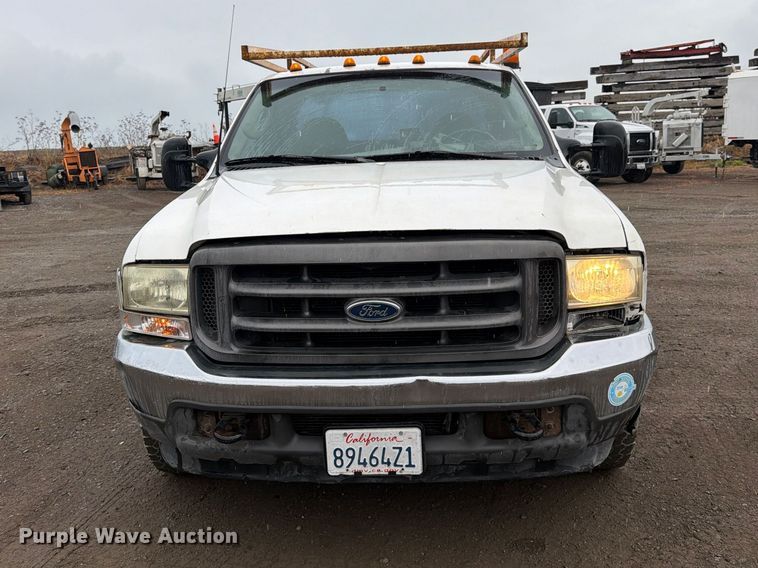 image for item EP3076 2003 Ford F250 Super Duty Ext. Cab utility bed pickup truck