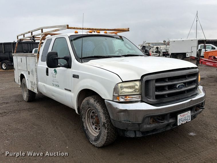image for item EP3076 2003 Ford F250 Super Duty Ext. Cab utility bed pickup truck