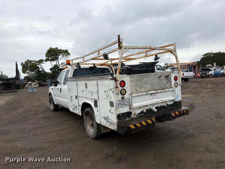 image for item EP3076 2003 Ford F250 Super Duty Ext. Cab utility bed pickup truck