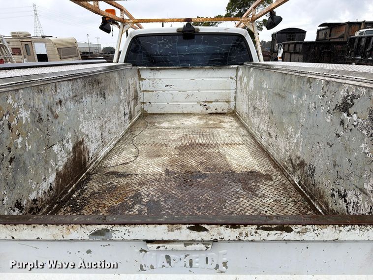 image for item EP3076 2003 Ford F250 Super Duty Ext. Cab utility bed pickup truck
