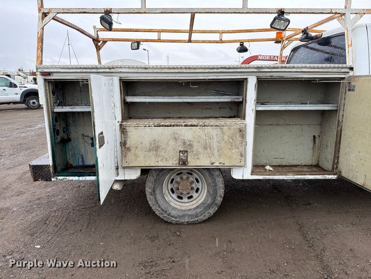 image for item EP3076 2003 Ford F250 Super Duty Ext. Cab utility bed pickup truck