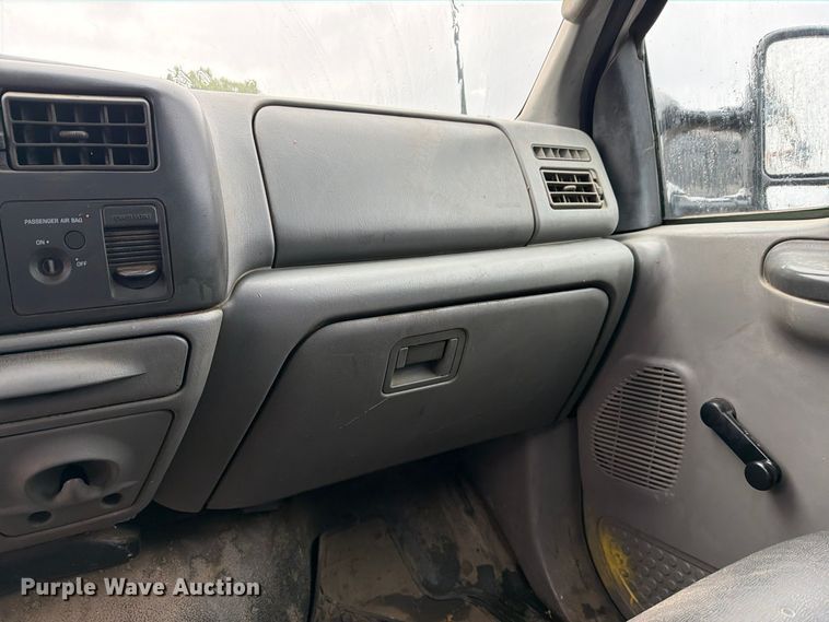 image for item EP3076 2003 Ford F250 Super Duty Ext. Cab utility bed pickup truck