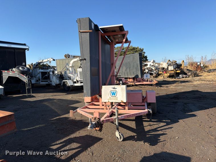 image for item EP3079 2007 Wanco WTLMB message board trailer