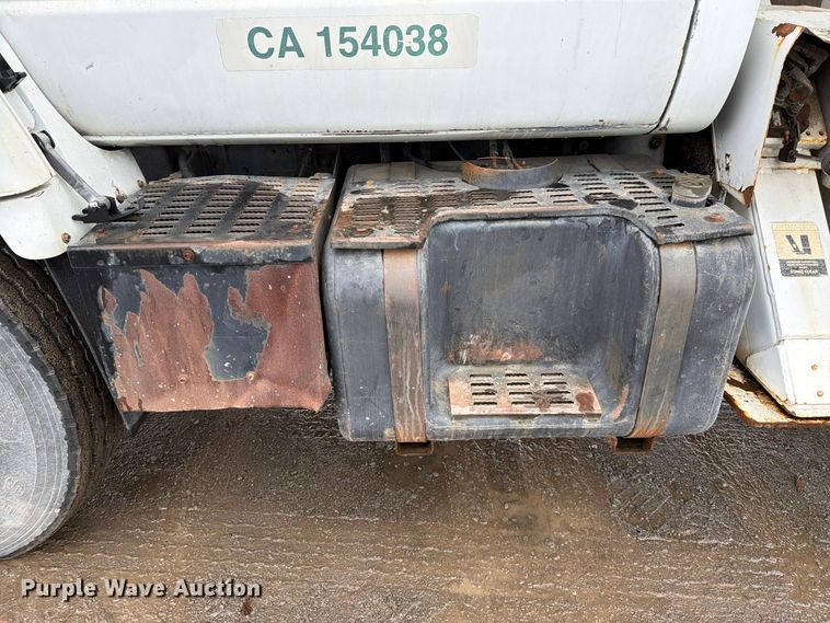 image for item EP3083 2001 GMC C7 forestry bucket truck