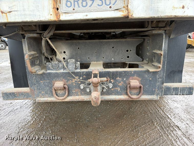 image for item EP3083 2001 GMC C7 forestry bucket truck