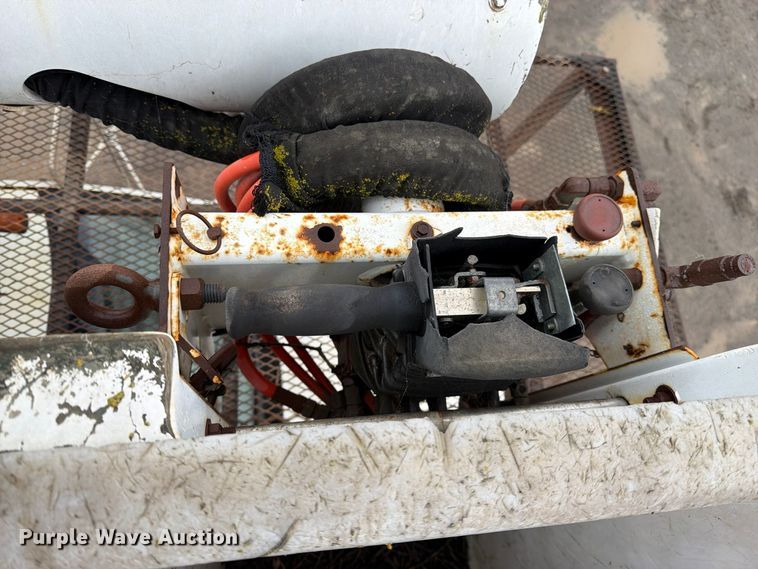 image for item EP3083 2001 GMC C7 forestry bucket truck