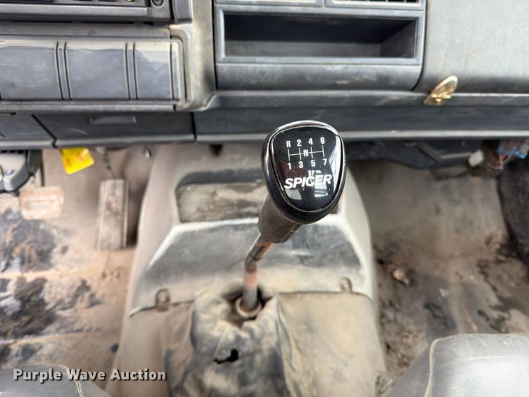image for item EP3083 2001 GMC C7 forestry bucket truck