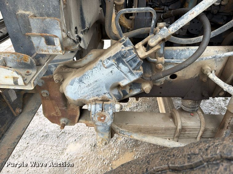 image for item EP3083 2001 GMC C7 forestry bucket truck