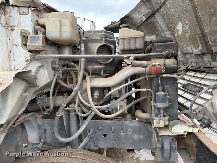 image for item EP3083 2001 GMC C7 forestry bucket truck