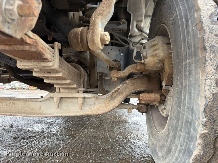 image for item EP3083 2001 GMC C7 forestry bucket truck