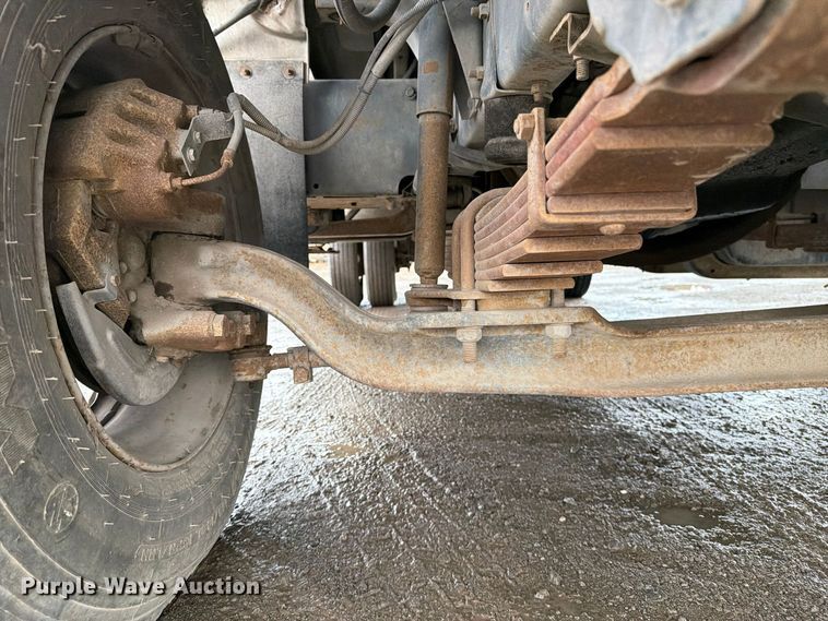 image for item EP3083 2001 GMC C7 forestry bucket truck