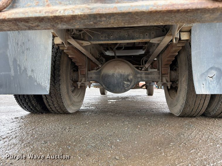 image for item EP3083 2001 GMC C7 forestry bucket truck