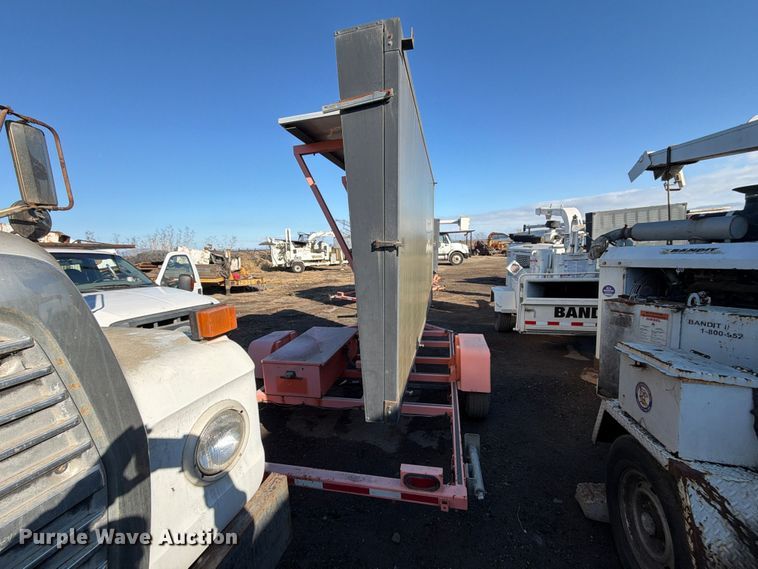 image for item EP3086 2007 Wanco WTLMB message board trailer