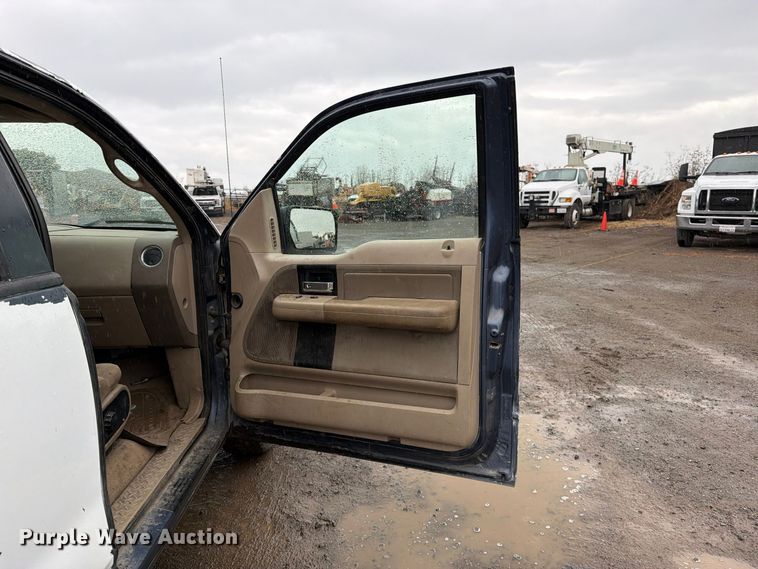 image for item EP3088 2005 Ford F150 Ext. Cab pickup truck