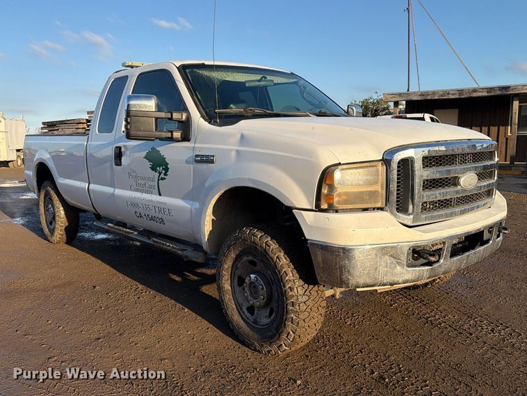 image for item EP3089 2006 Ford F250 Super Duty Ext. Cab pickup truck