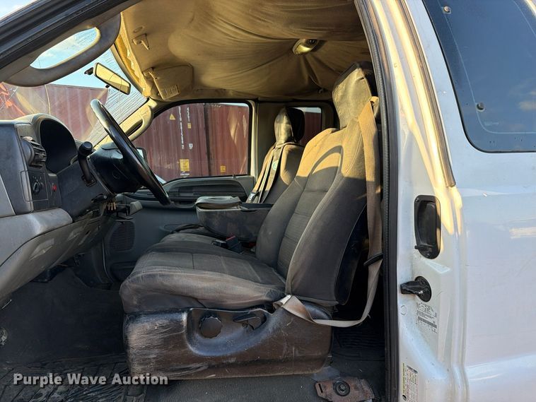 image for item EP3089 2006 Ford F250 Super Duty Ext. Cab pickup truck