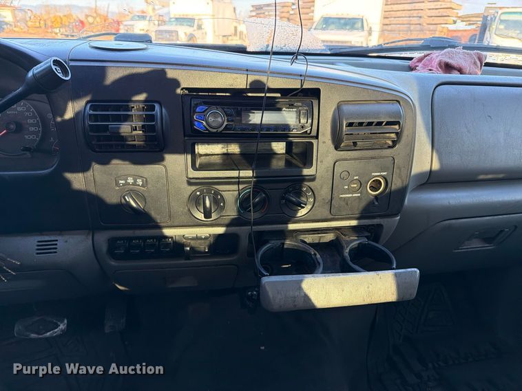 image for item EP3089 2006 Ford F250 Super Duty Ext. Cab pickup truck