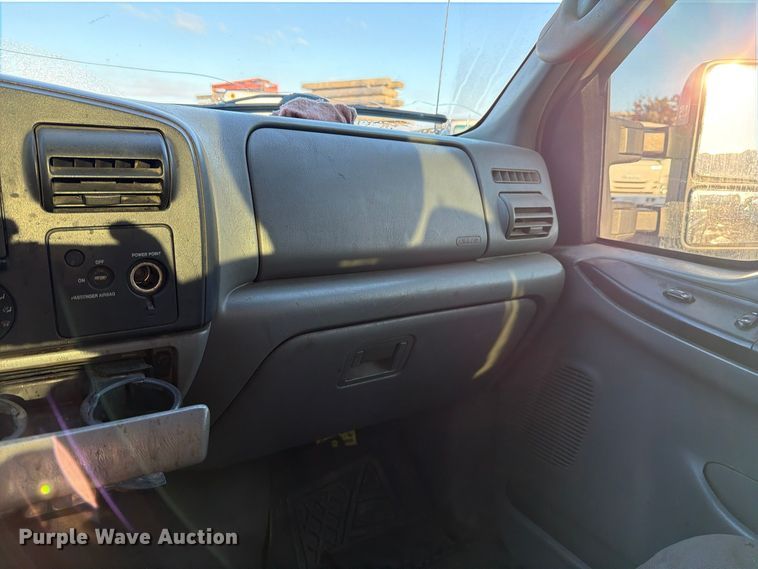 image for item EP3089 2006 Ford F250 Super Duty Ext. Cab pickup truck