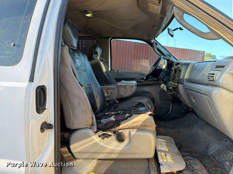 image for item EP3089 2006 Ford F250 Super Duty Ext. Cab pickup truck
