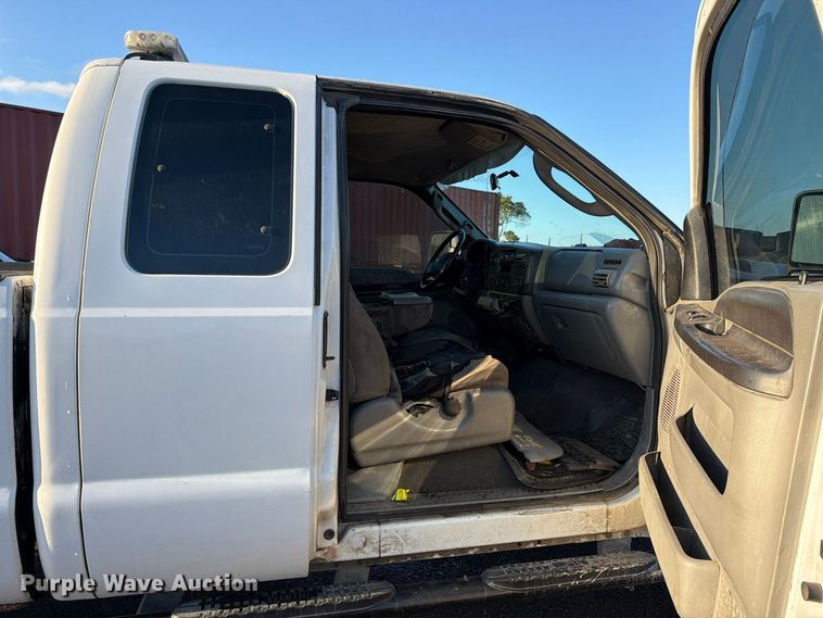 image for item EP3089 2006 Ford F250 Super Duty Ext. Cab pickup truck