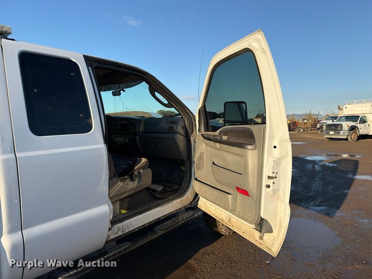 image for item EP3089 2006 Ford F250 Super Duty Ext. Cab pickup truck