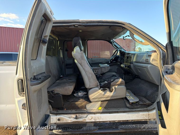image for item EP3089 2006 Ford F250 Super Duty Ext. Cab pickup truck