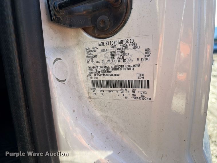 image for item EP3089 2006 Ford F250 Super Duty Ext. Cab pickup truck