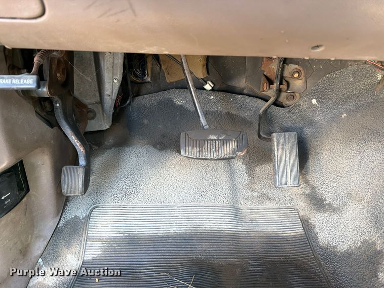 image for item EP3097 1996 Ford F250 utility bed pickup truck