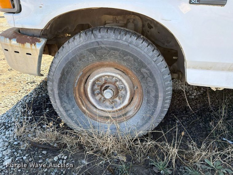 image for item EP3097 1996 Ford F250 utility bed pickup truck