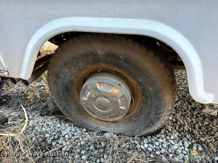 image for item EP3097 1996 Ford F250 utility bed pickup truck