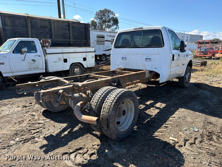 image for item EP3099 2003 Ford F550 Super Duty truck cab and chassis