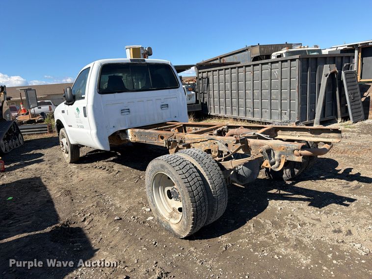 image for item EP3099 2003 Ford F550 Super Duty truck cab and chassis