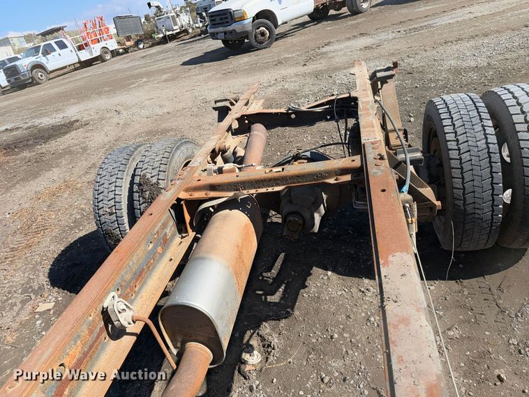 image for item EP3099 2003 Ford F550 Super Duty truck cab and chassis
