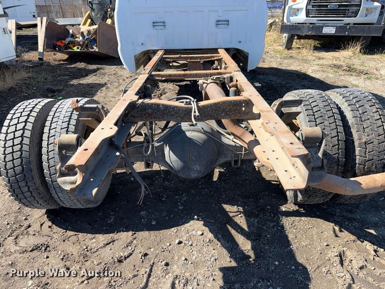 image for item EP3099 2003 Ford F550 Super Duty truck cab and chassis