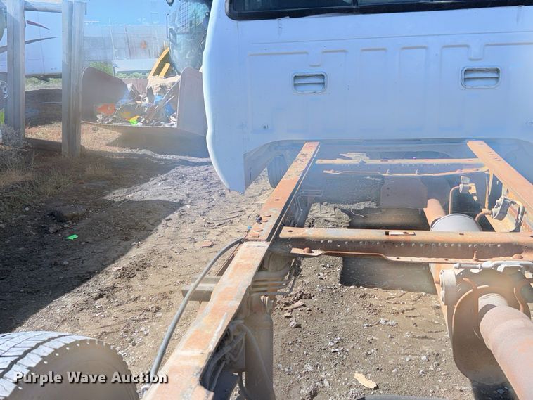 image for item EP3099 2003 Ford F550 Super Duty truck cab and chassis