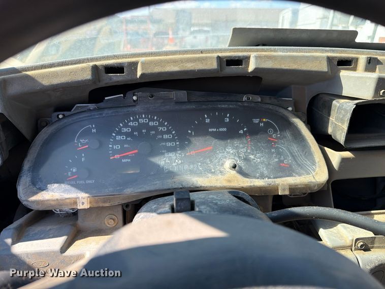 image for item EP3099 2003 Ford F550 Super Duty truck cab and chassis