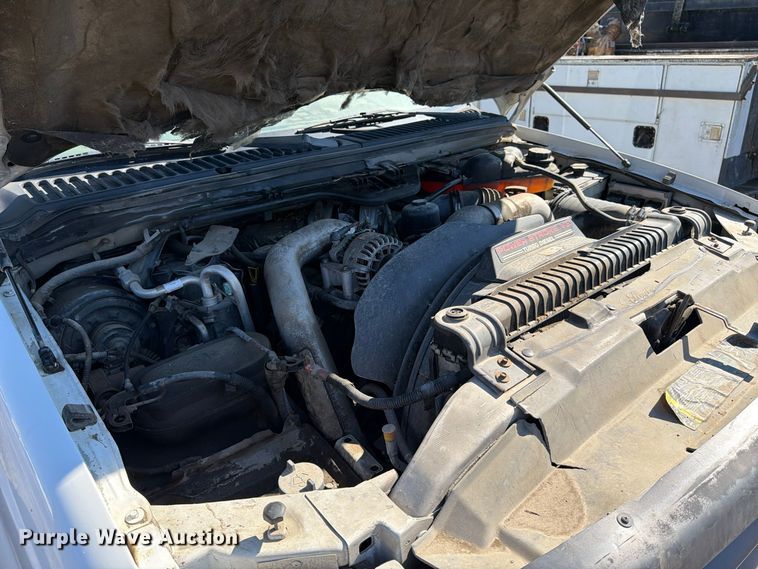 image for item EP3099 2003 Ford F550 Super Duty truck cab and chassis