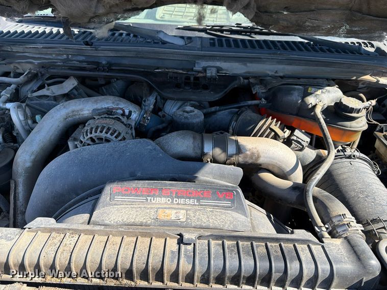 image for item EP3099 2003 Ford F550 Super Duty truck cab and chassis