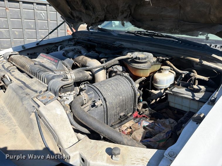 image for item EP3099 2003 Ford F550 Super Duty truck cab and chassis